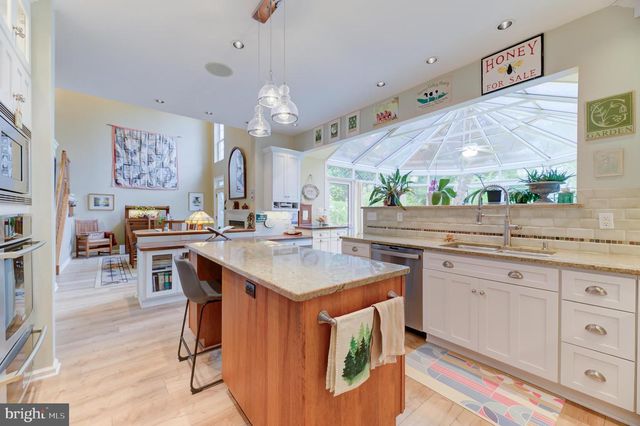 2 FANNING WAY, Pennington, NJ 08534