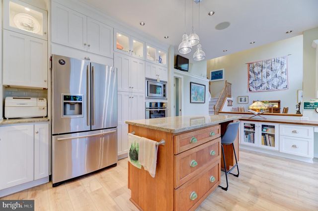 2 FANNING WAY, Pennington, NJ 08534