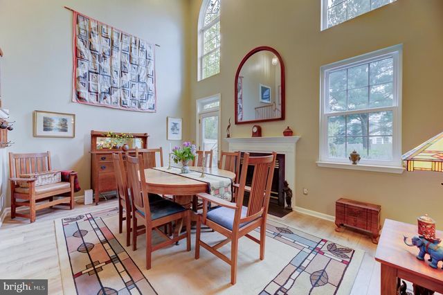 2 FANNING WAY, Pennington, NJ 08534