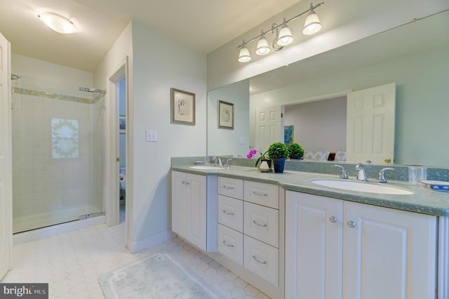 2 FANNING WAY, Pennington, NJ 08534