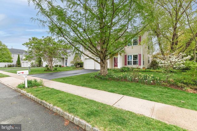 2 FANNING WAY, Pennington, NJ 08534