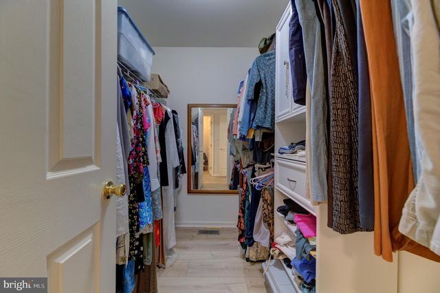 2 FANNING WAY, Pennington, NJ 08534