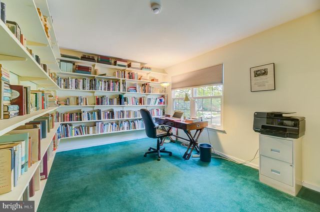 2 FANNING WAY, Pennington, NJ 08534