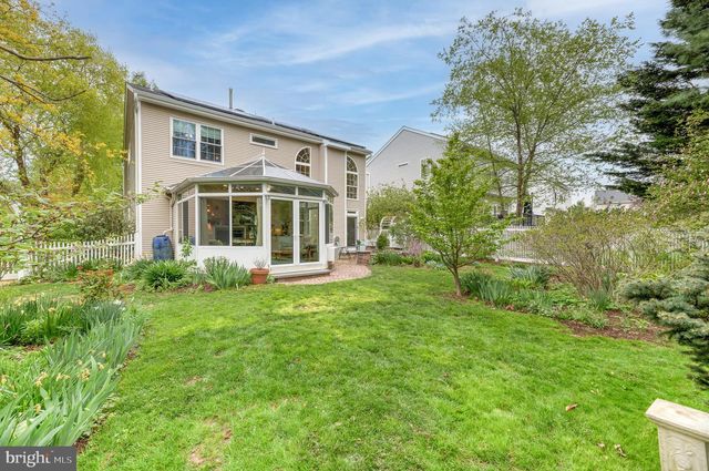2 FANNING WAY, Pennington, NJ 08534