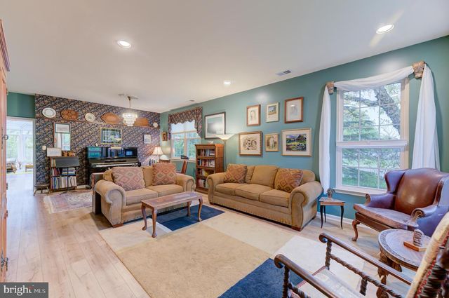 2 FANNING WAY, Pennington, NJ 08534