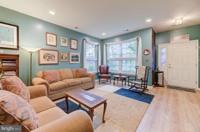 2 FANNING WAY, Pennington, NJ 08534