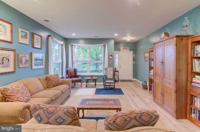 2 FANNING WAY, Pennington, NJ 08534