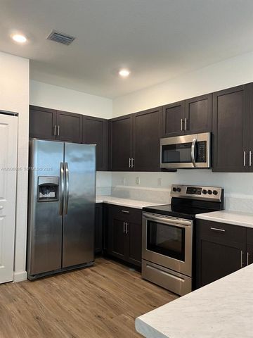 2634 SE 12th St 2634, Homestead, FL 33035