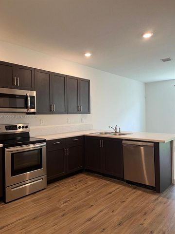 2634 SE 12th St 2634, Homestead, FL 33035