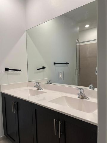 2634 SE 12th St 2634, Homestead, FL 33035