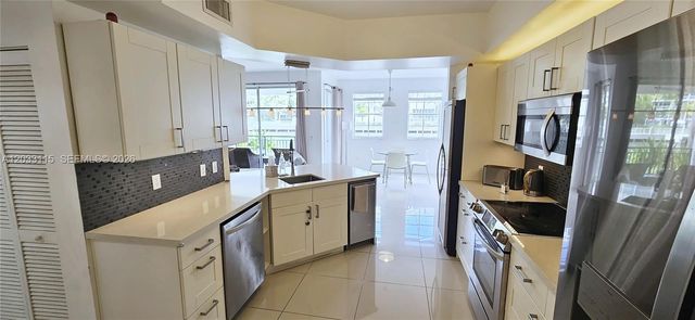 3135 NE 184th Street 2104, Aventura, FL 33160