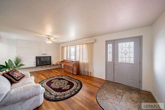 386 N Fisher Avenue, Blackfoot, ID 83221