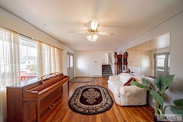 386 N Fisher Avenue, Blackfoot, ID 83221