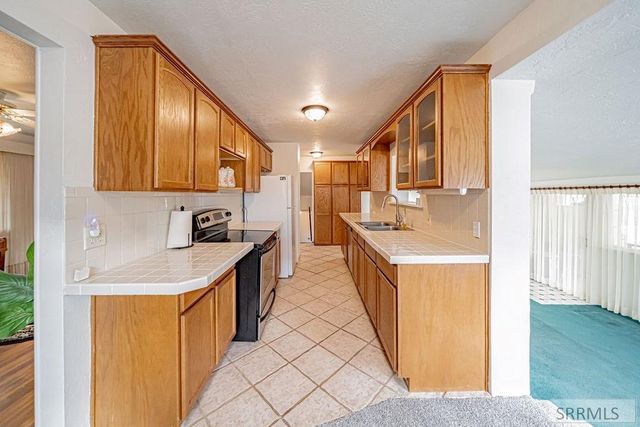 386 N Fisher Avenue, Blackfoot, ID 83221