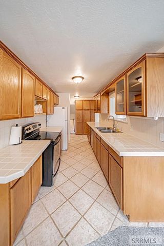 386 N Fisher Avenue, Blackfoot, ID 83221