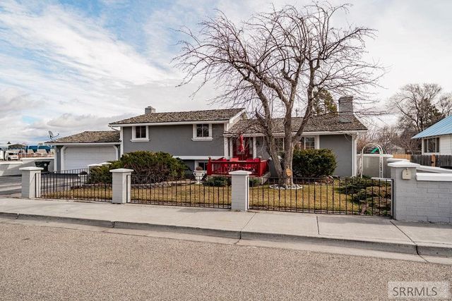 386 N Fisher Avenue, Blackfoot, ID 83221