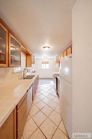 386 N Fisher Avenue, Blackfoot, ID 83221