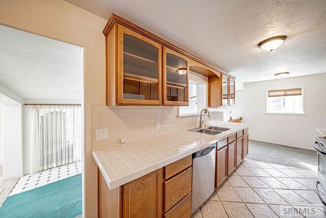 386 N Fisher Avenue, Blackfoot, ID 83221