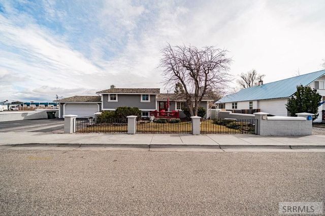 386 N Fisher Avenue, Blackfoot, ID 83221