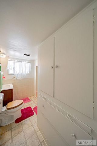 386 N Fisher Avenue, Blackfoot, ID 83221