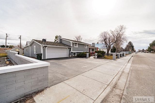 386 N Fisher Avenue, Blackfoot, ID 83221