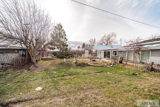 386 N Fisher Avenue, Blackfoot, ID 83221