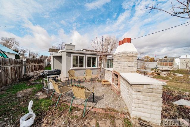 386 N Fisher Avenue, Blackfoot, ID 83221