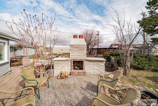 386 N Fisher Avenue, Blackfoot, ID 83221