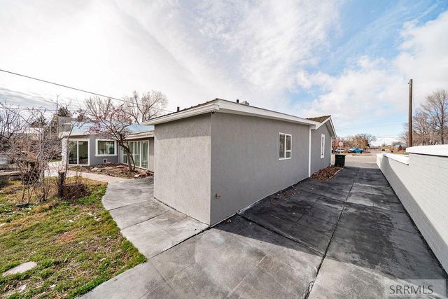 386 N Fisher Avenue, Blackfoot, ID 83221