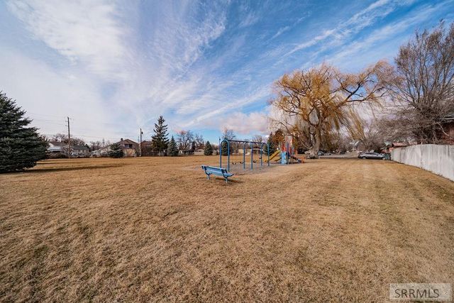 386 N Fisher Avenue, Blackfoot, ID 83221