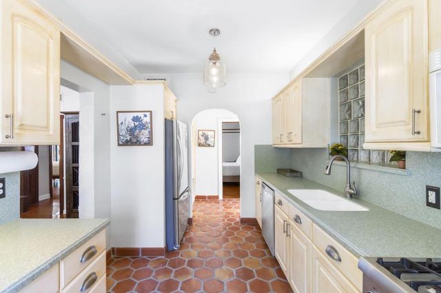 400 33rd Street, West Palm Beach, FL 33407