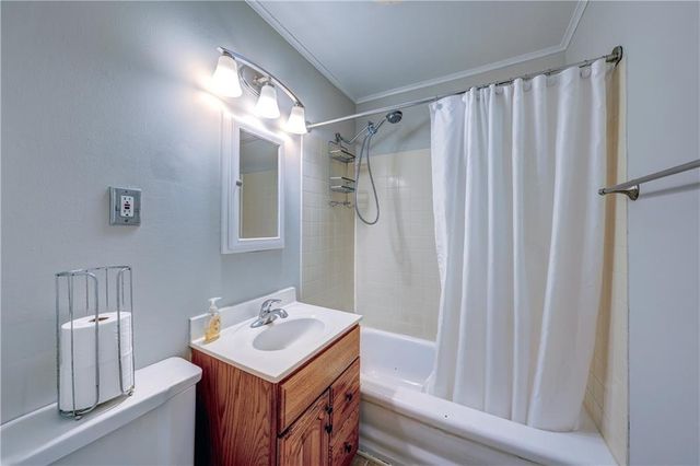 8725 Stearns Avenue, Overland Park, KS 66214