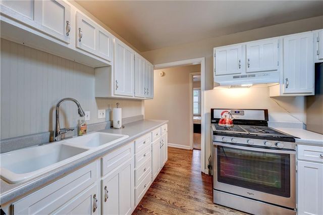 8725 Stearns Avenue, Overland Park, KS 66214