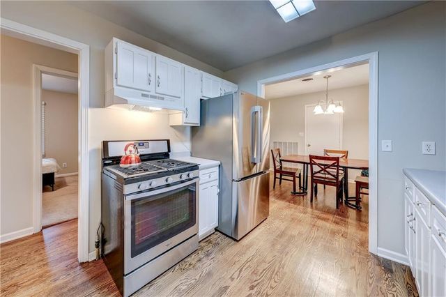 8725 Stearns Avenue, Overland Park, KS 66214