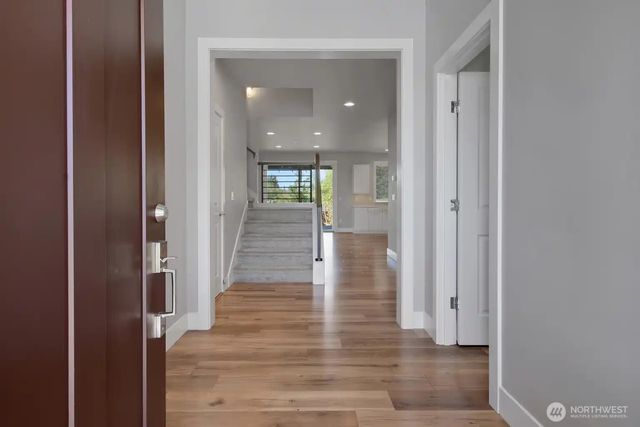 10901 71st Avenue E, Puyallup, WA 98373