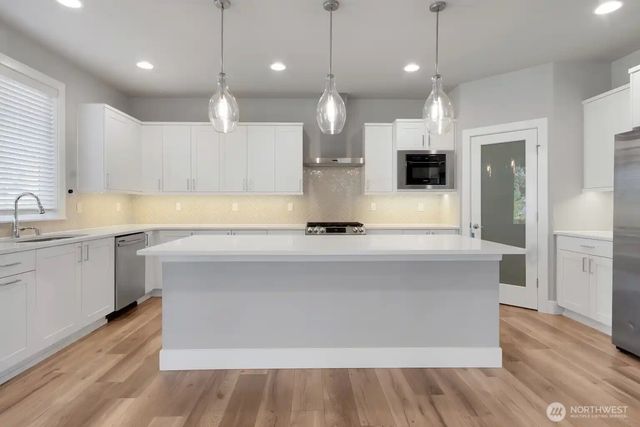 10901 71st Avenue E, Puyallup, WA 98373