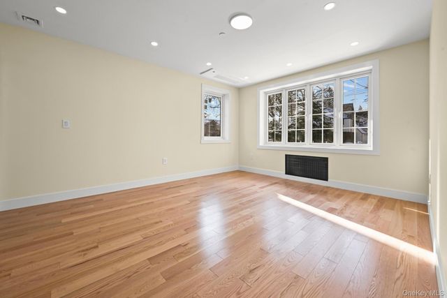 32-35 164th Street, Flushing, NY 11358