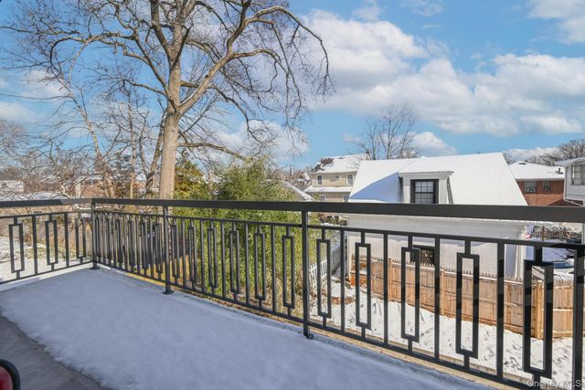 32-35 164th Street, Flushing, NY 11358