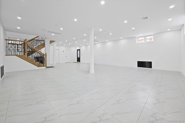 32-35 164th Street, Flushing, NY 11358