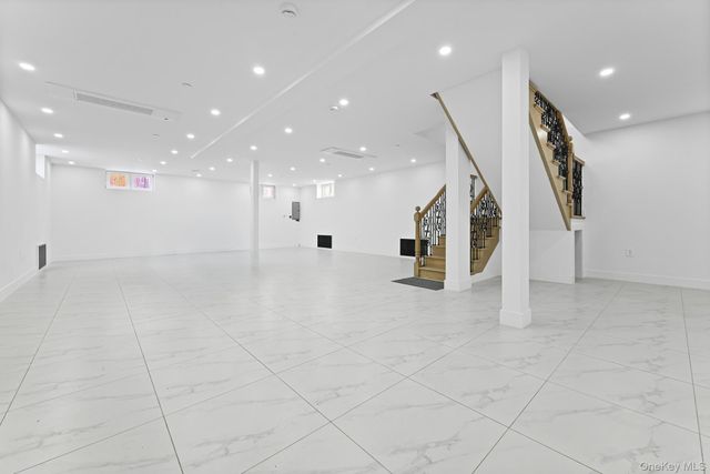 32-35 164th Street, Flushing, NY 11358