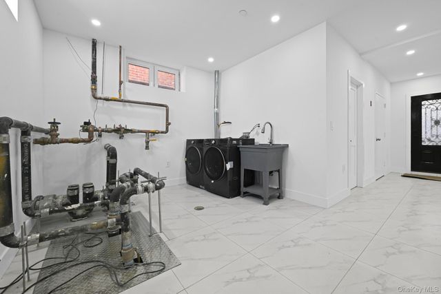 32-35 164th Street, Flushing, NY 11358