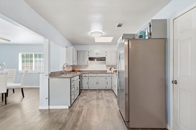 2304 Greenwood Circle, Carrollton, TX 75006