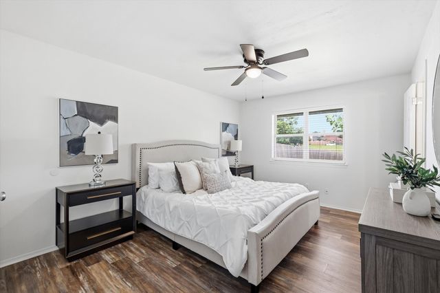 2304 Greenwood Circle, Carrollton, TX 75006
