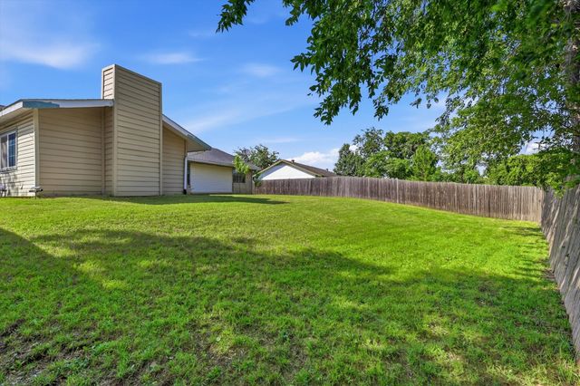 2304 Greenwood Circle, Carrollton, TX 75006