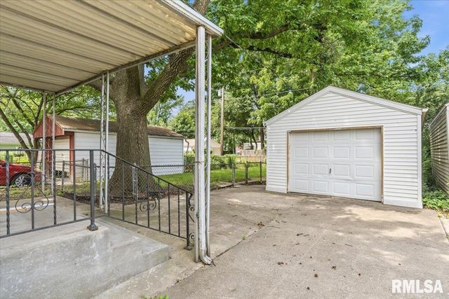 2535 S 8TH Street, Springfield, IL 62703