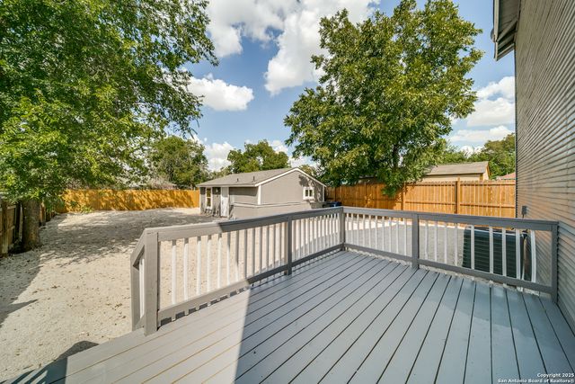 811 W Kings, San Antonio, TX 78212