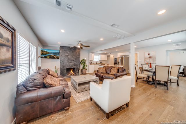 811 W Kings, San Antonio, TX 78212