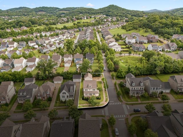 1055 Nolencrest Way, Franklin, TN 37067