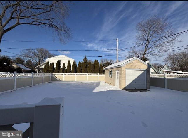 405 ELM AVE, Riverton, NJ 08077