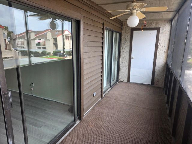 3025 Walnut Bend Lane 21, Houston, TX 77042